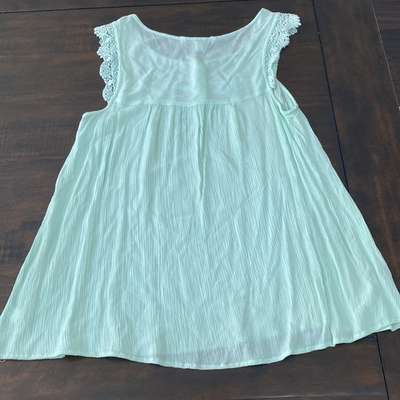 Lc Lauren Conrad Mint Green Flowy Tank - Picture 2 of 4